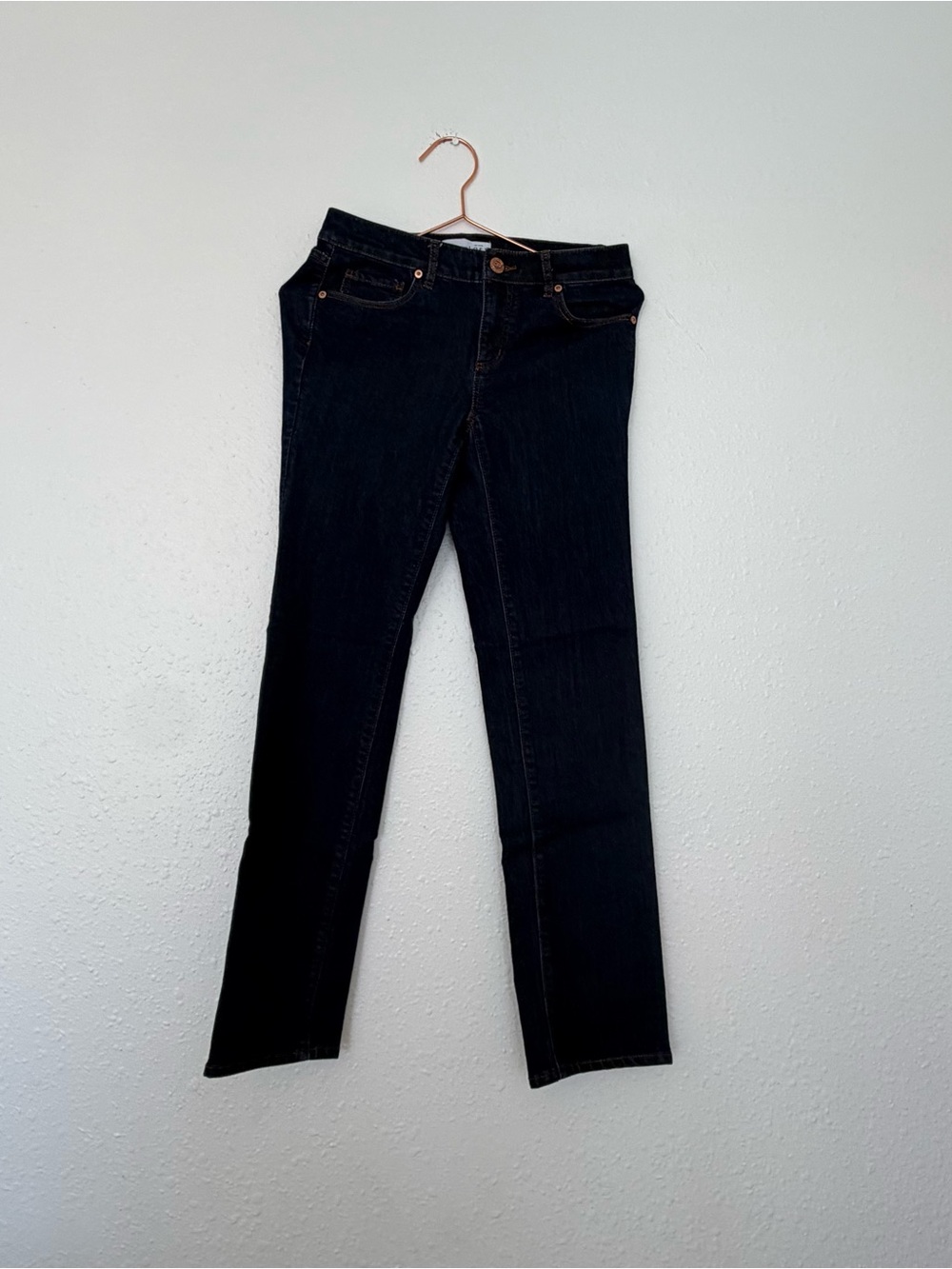 Ann Taylor loft Women’s modern dark wash Straight Jeans 26/2